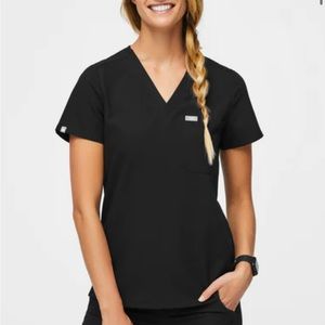 Black stretchy FIGS scrub shirt